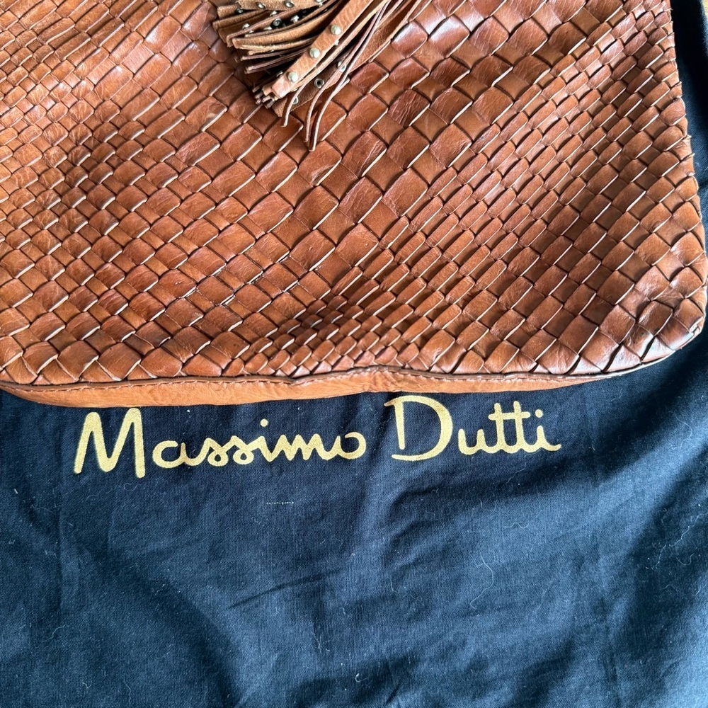 Massimo Dutti Woven Nappa Tan Leather Clutch with tassle 9”x7”x1” - Picture 15 of 16